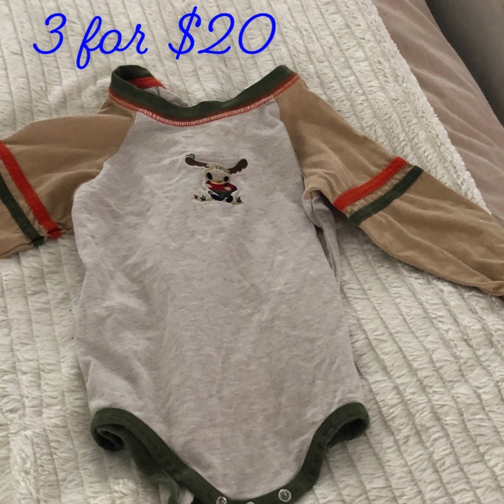 Okiedokie long sleeve onesie 24m 3itemsfor$20